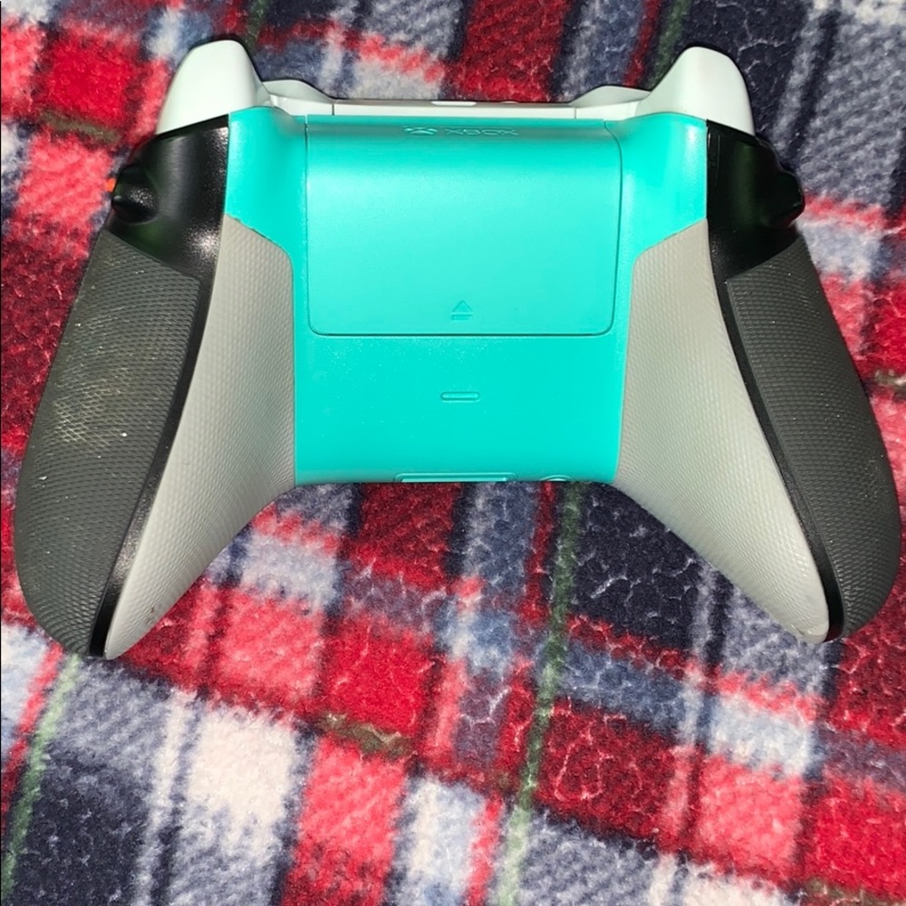 Xbox 1 controller used - Picture 2 of 5